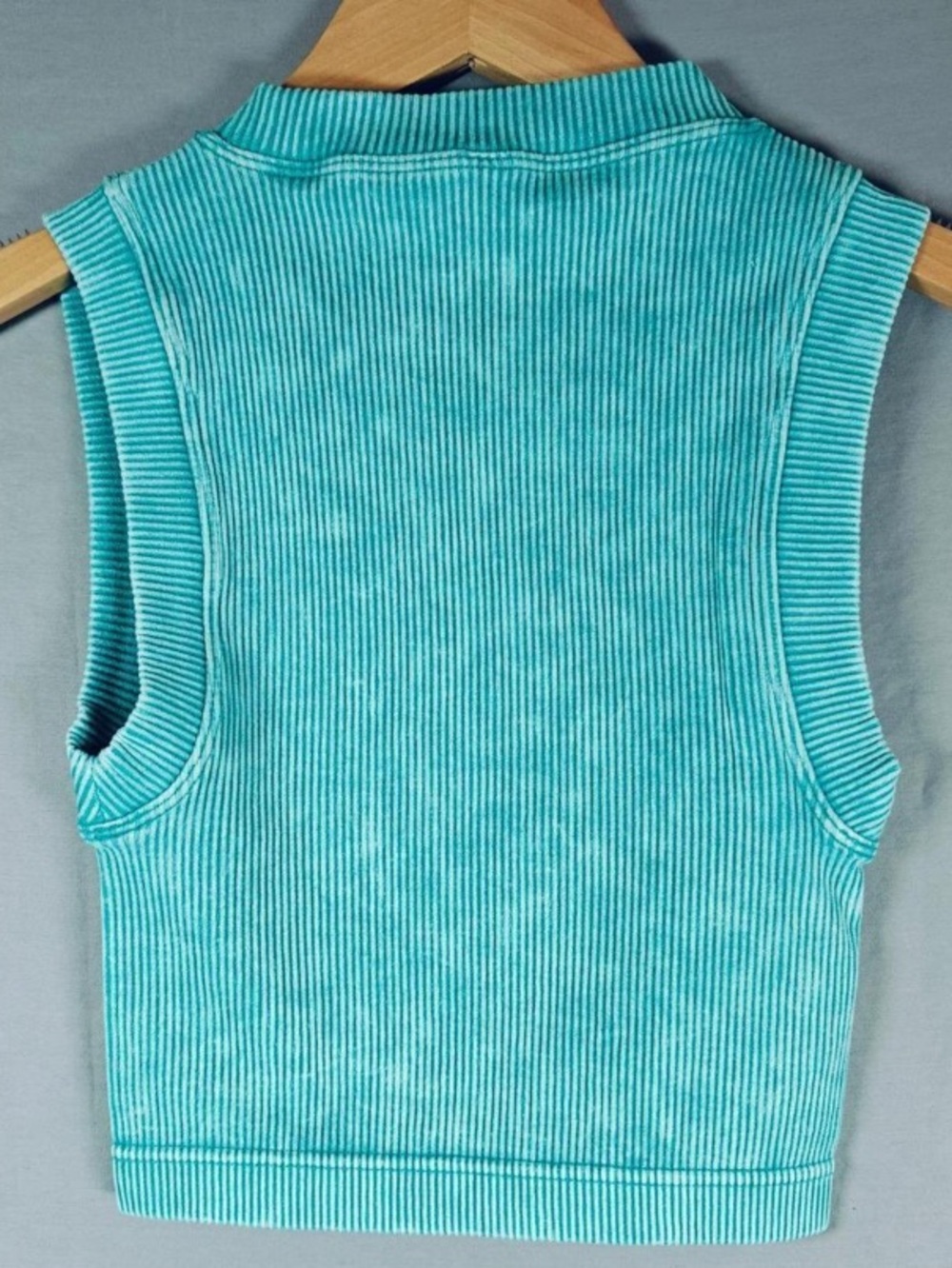 Zenana Outfitters Ribbed Mineral Wash Crop Tank Top Size L/XL New! - Picture 3 of 5